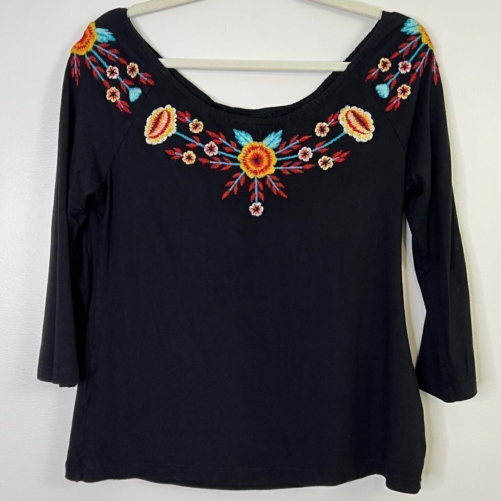 Soft Surroundings Embroidered Floral Neckline Off Shoulder Stretchy Comfy Top‎